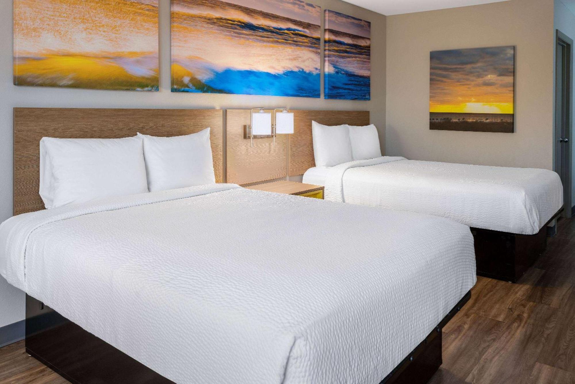 Days Inn By Wyndham Louisburg Экстерьер фото
